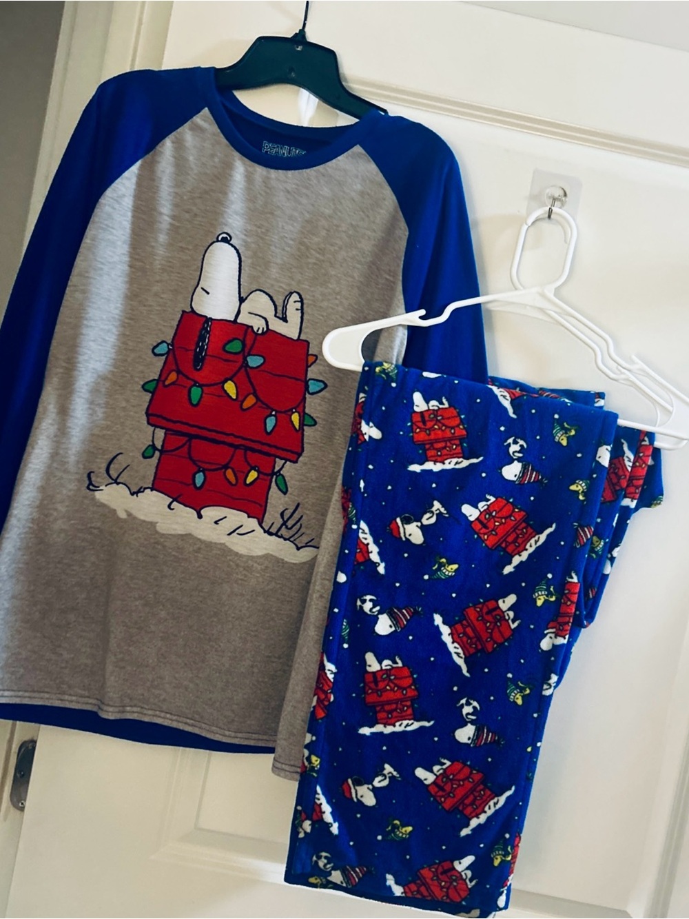 Peanuts Men's LG βπππ βπΎπ π°π
' Snoopy Holiday Long Sleeve Pajama Set - Picture 6 of 10